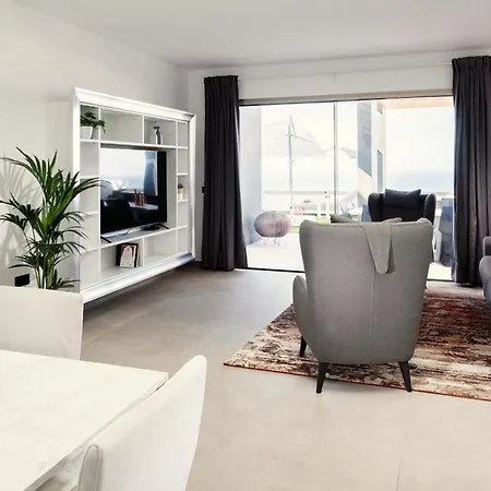 Allure Panoramic Seaviews 阿德耶